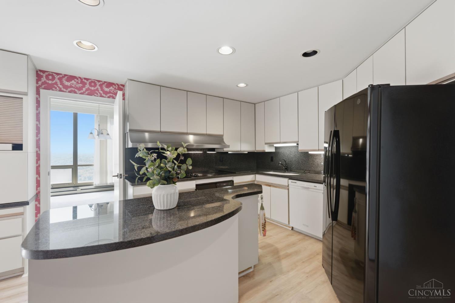 2412 Ingelside Avenue Unit: 5-C