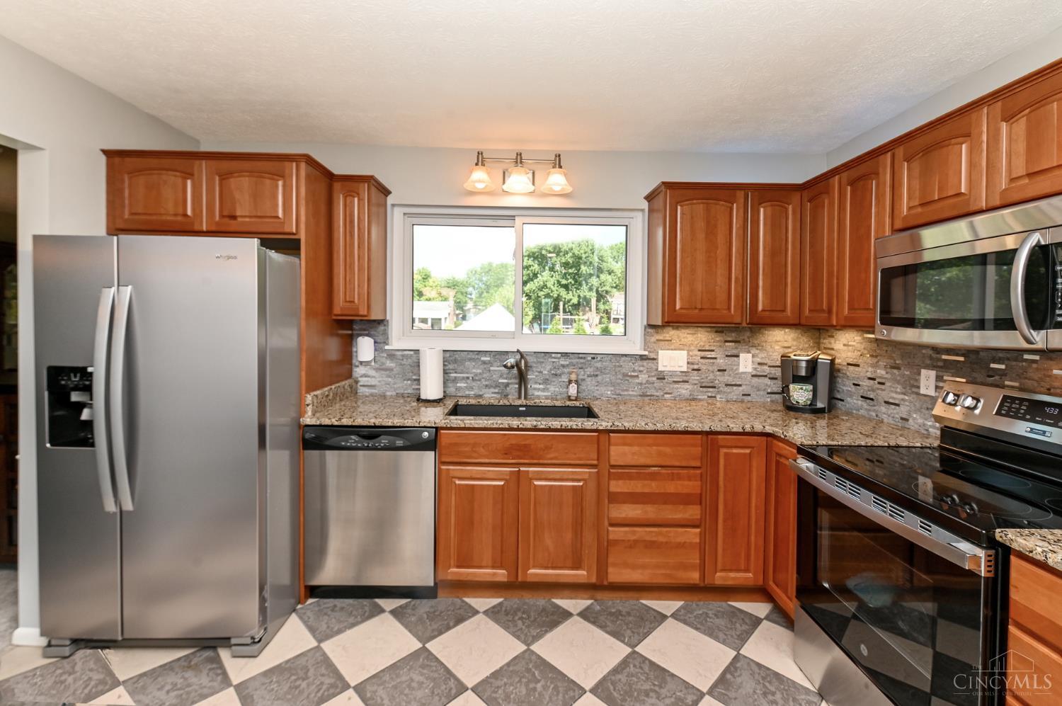 8004 Honeysuckle Lane
