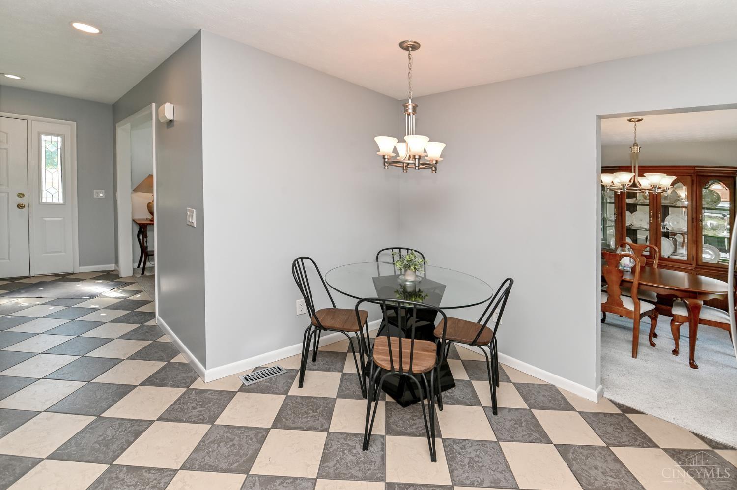 8004 Honeysuckle Lane
