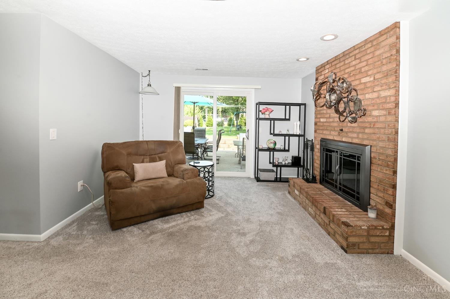 8004 Honeysuckle Lane