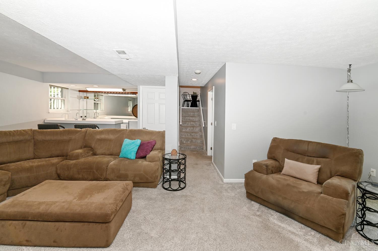 8004 Honeysuckle Lane