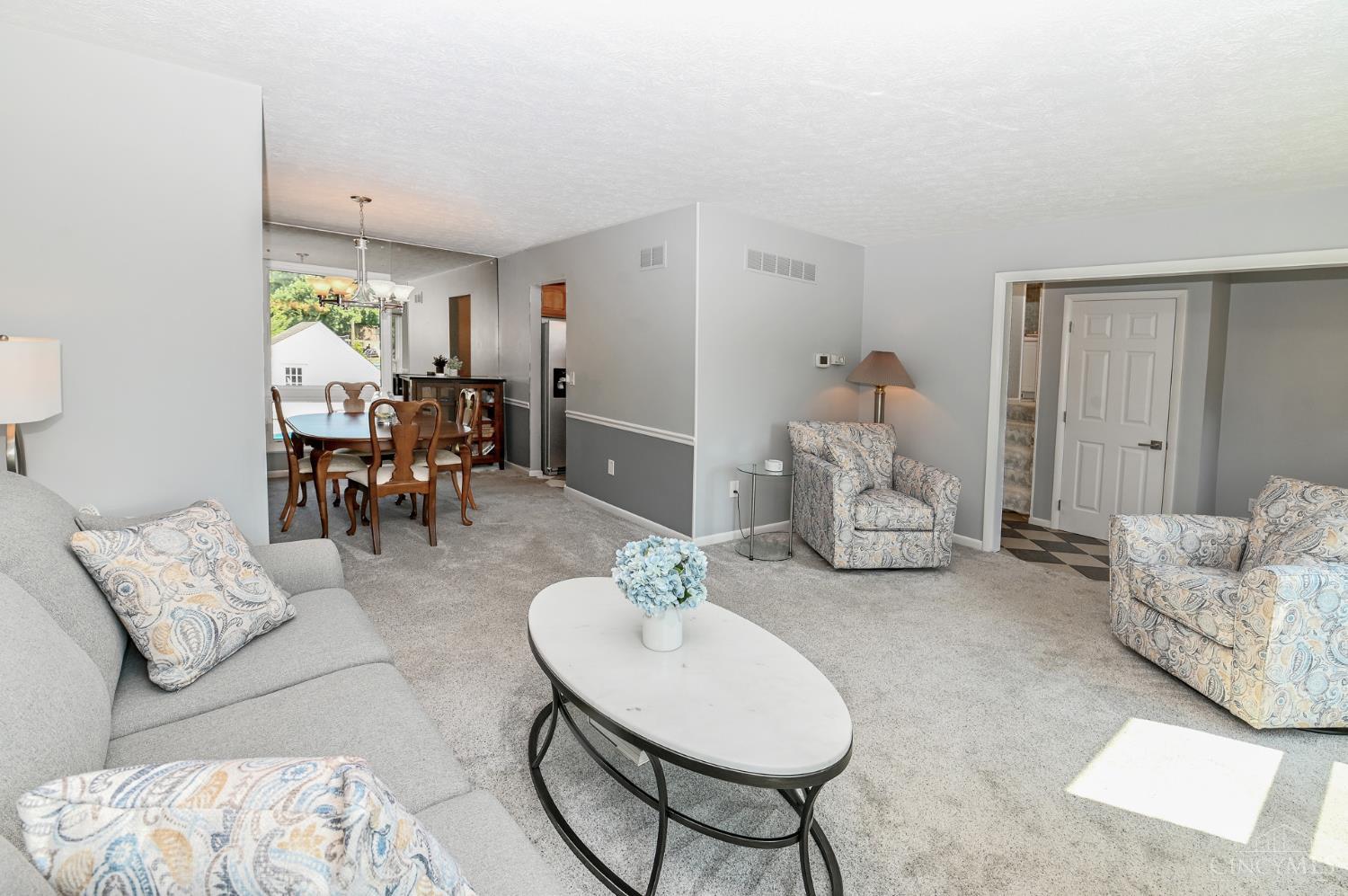 8004 Honeysuckle Lane