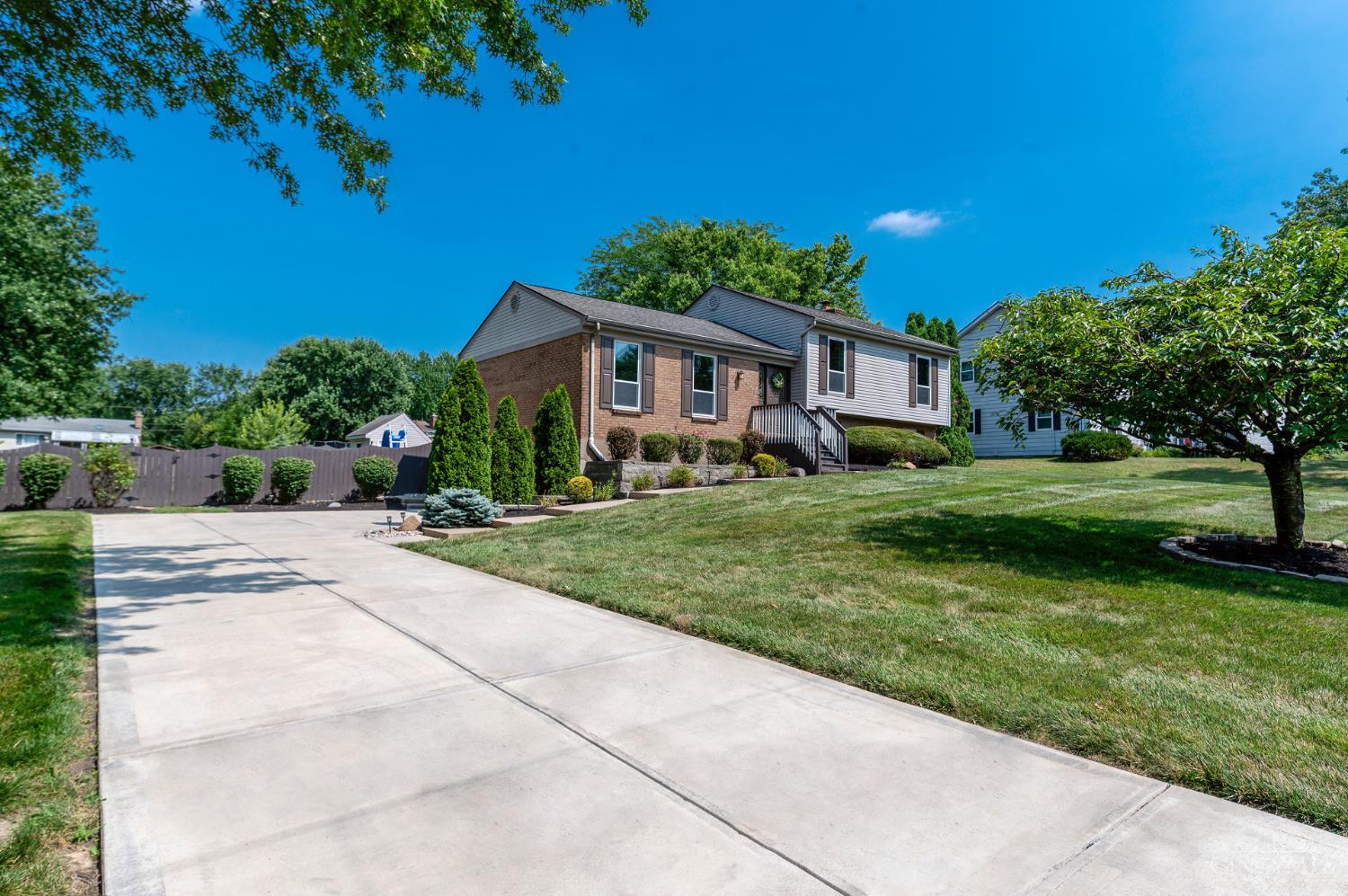 8004 Honeysuckle Lane