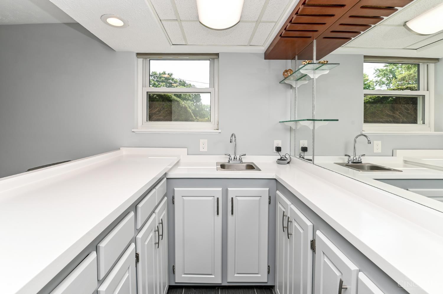 8004 Honeysuckle Lane