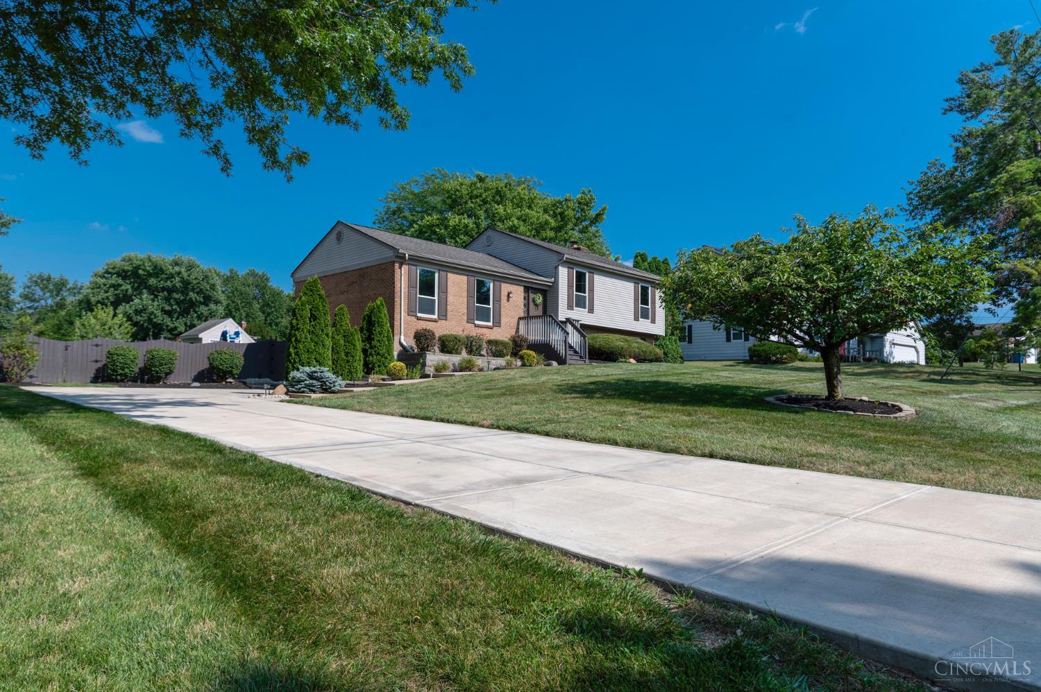 8004 Honeysuckle Lane