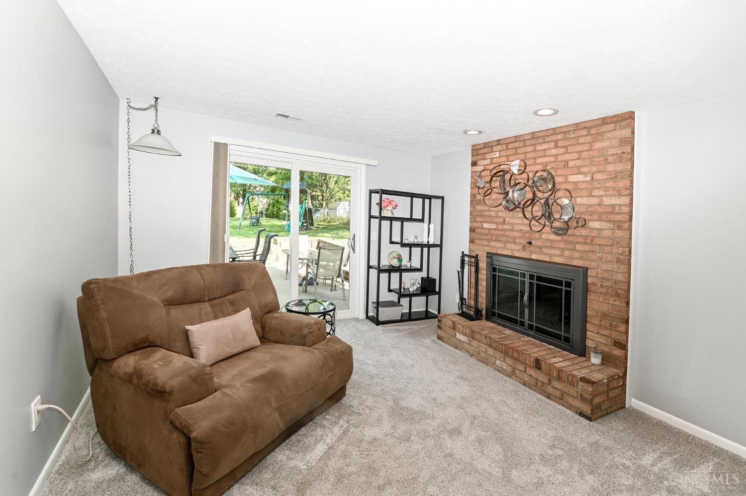 8004 Honeysuckle Lane