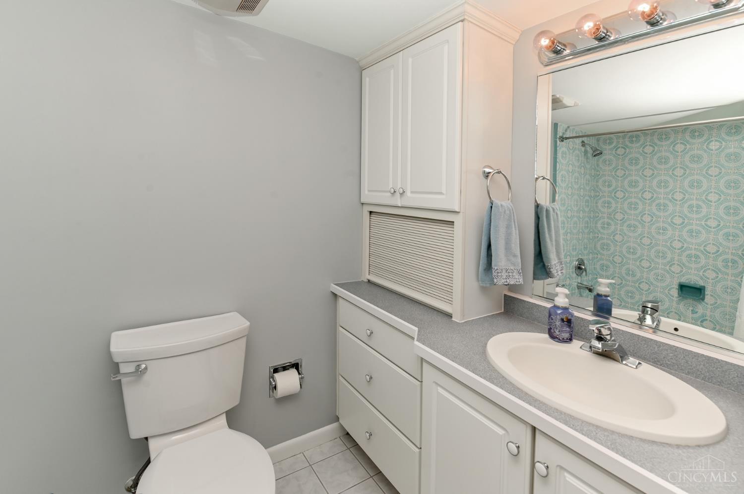 8004 Honeysuckle Lane