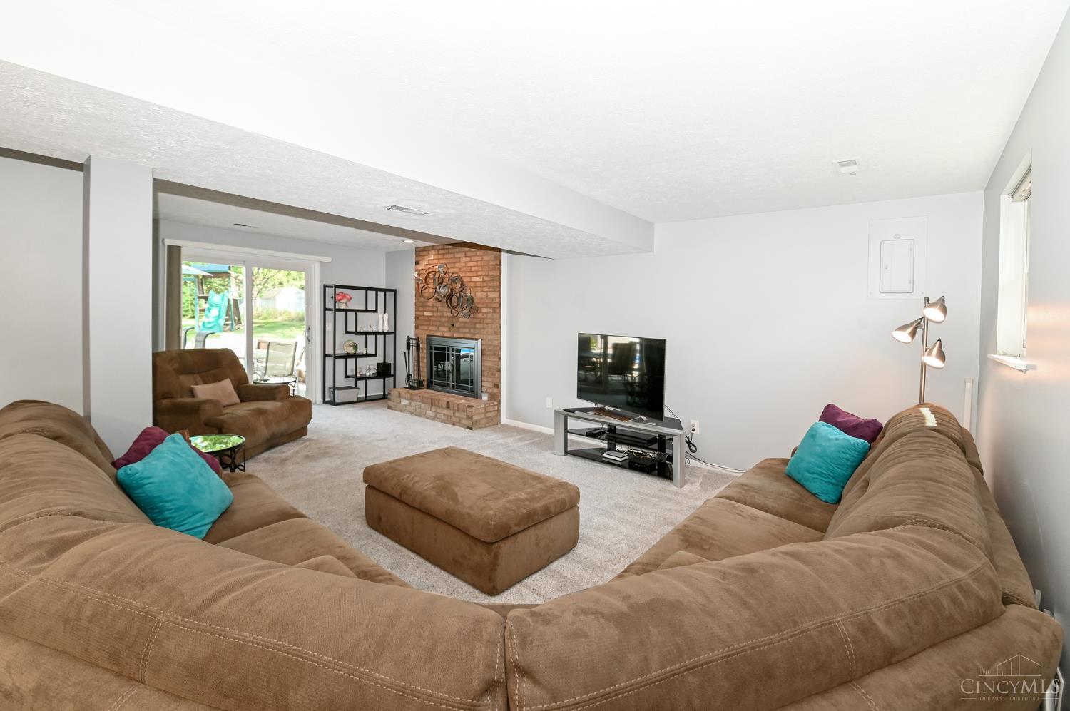 8004 Honeysuckle Lane