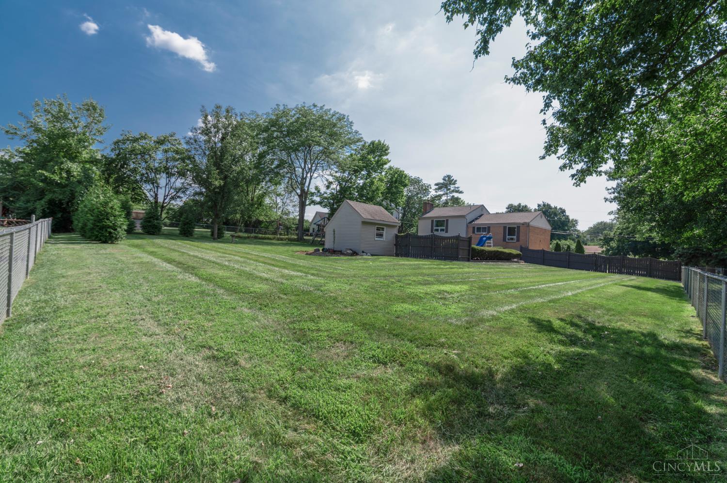8004 Honeysuckle Lane
