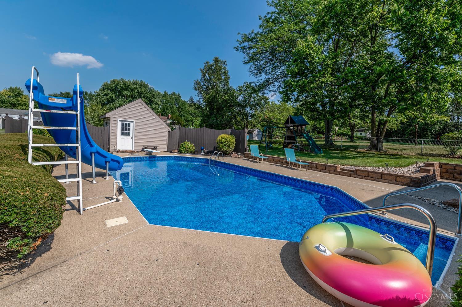 8004 Honeysuckle Lane