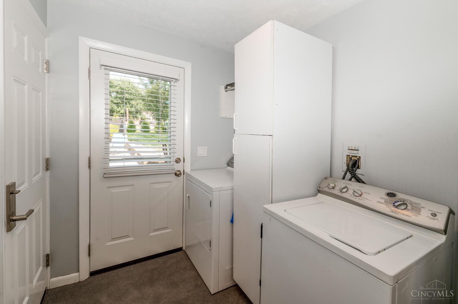 8004 Honeysuckle Lane