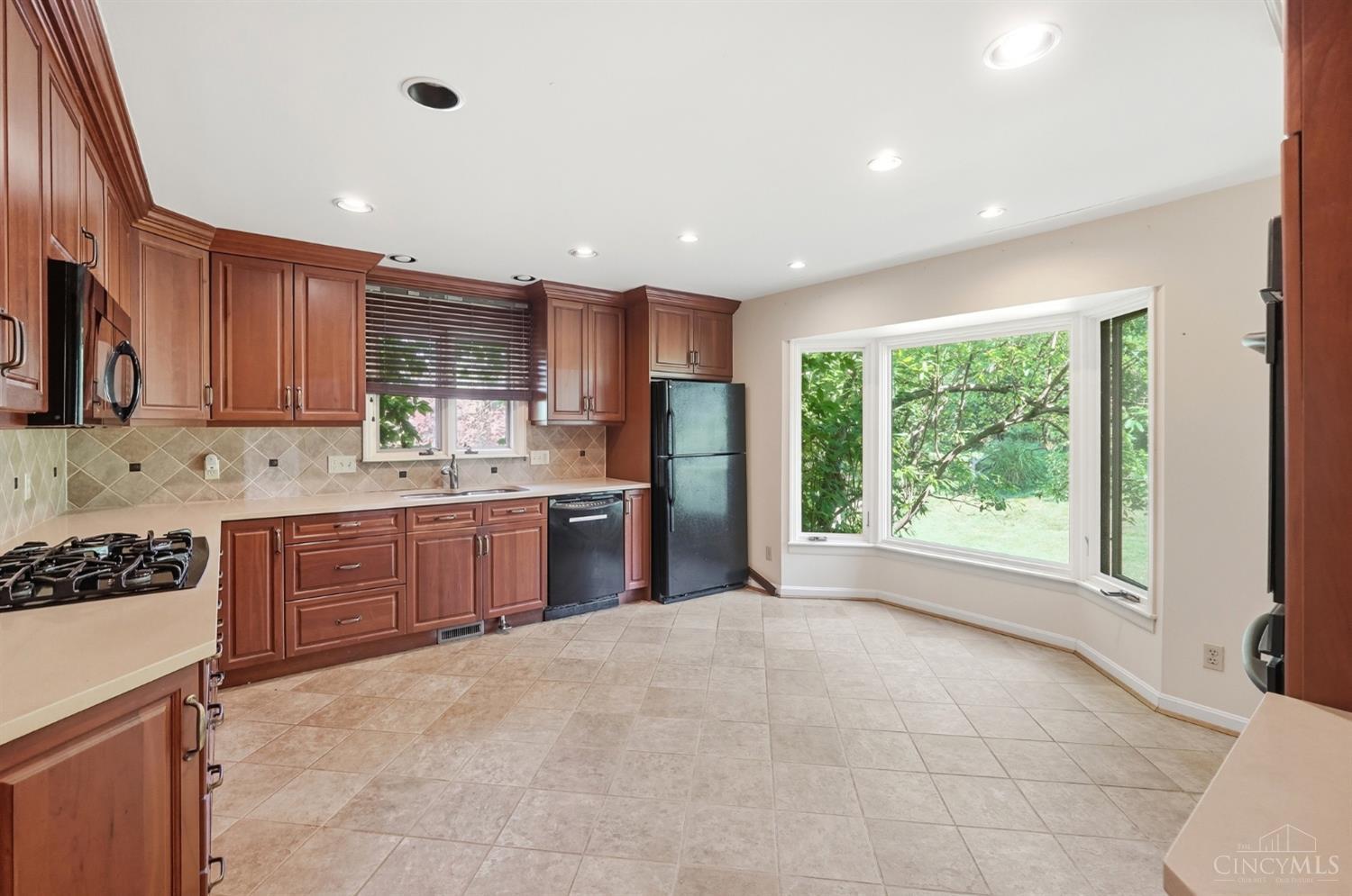 5362 Palisades Drive
