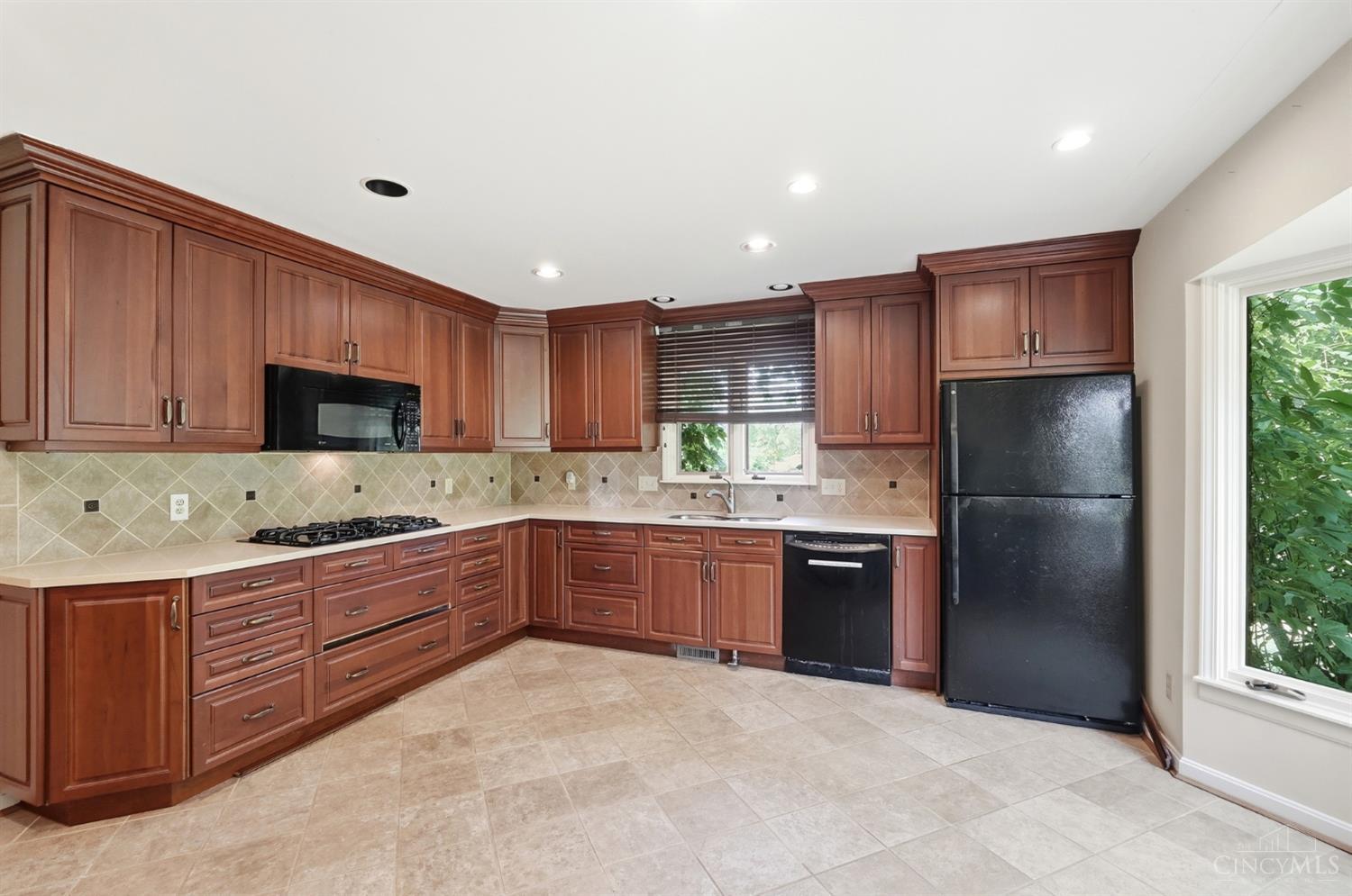 5362 Palisades Drive