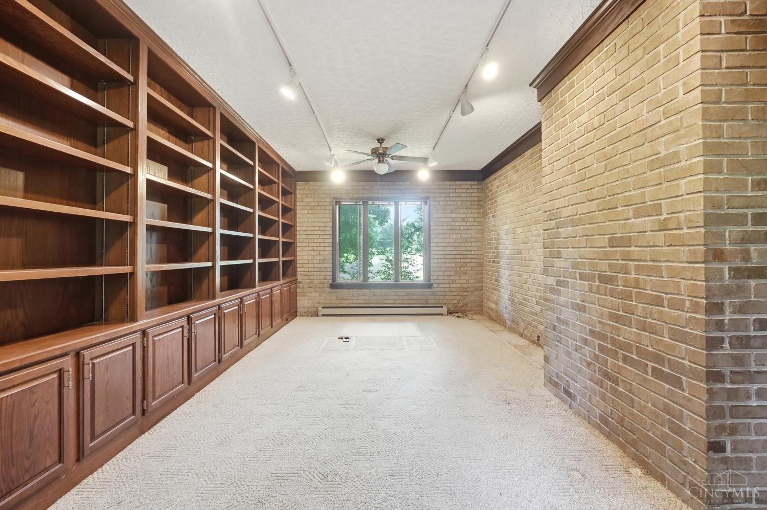 5362 Palisades Drive