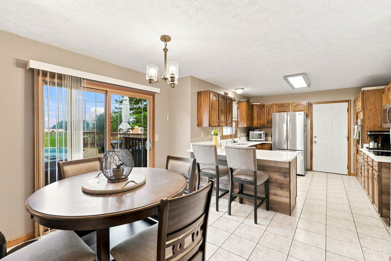 2521 Twin Oaks Drive