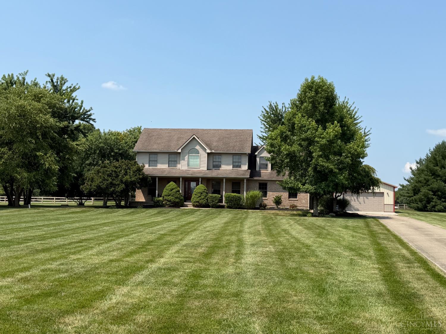 2521 Twin Oaks Drive