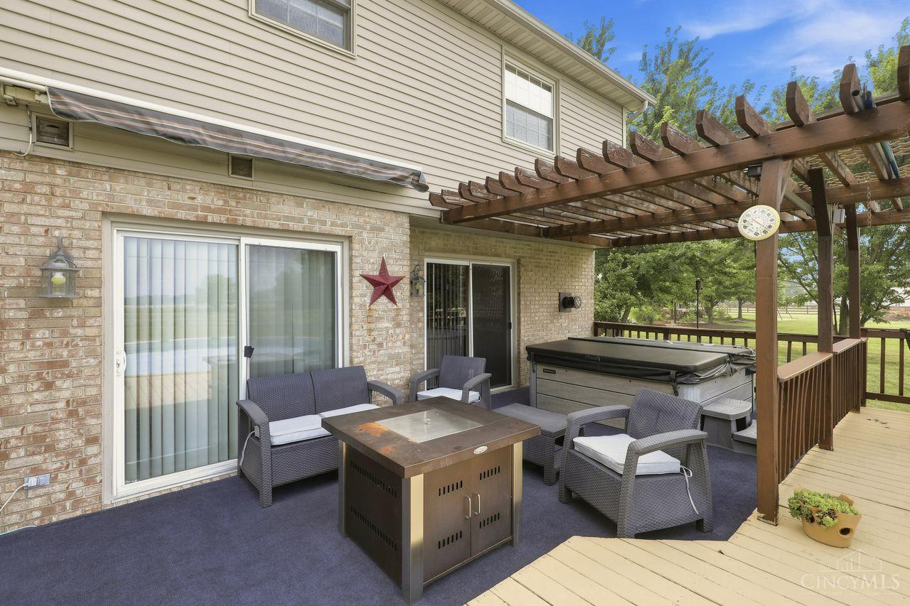 2521 Twin Oaks Drive