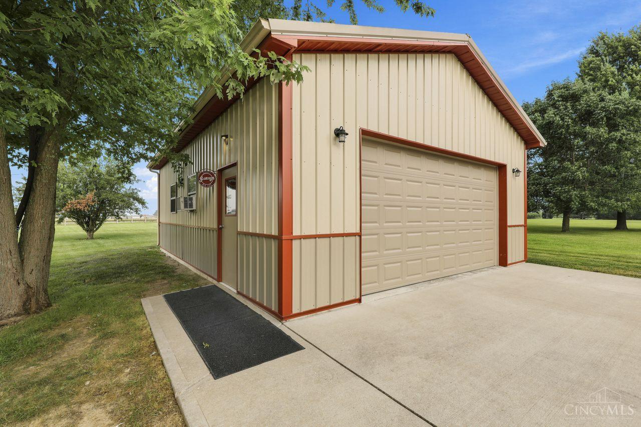 2521 Twin Oaks Drive
