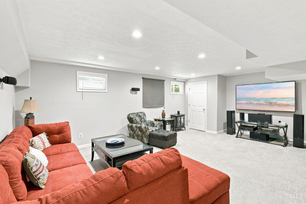 2521 Twin Oaks Drive
