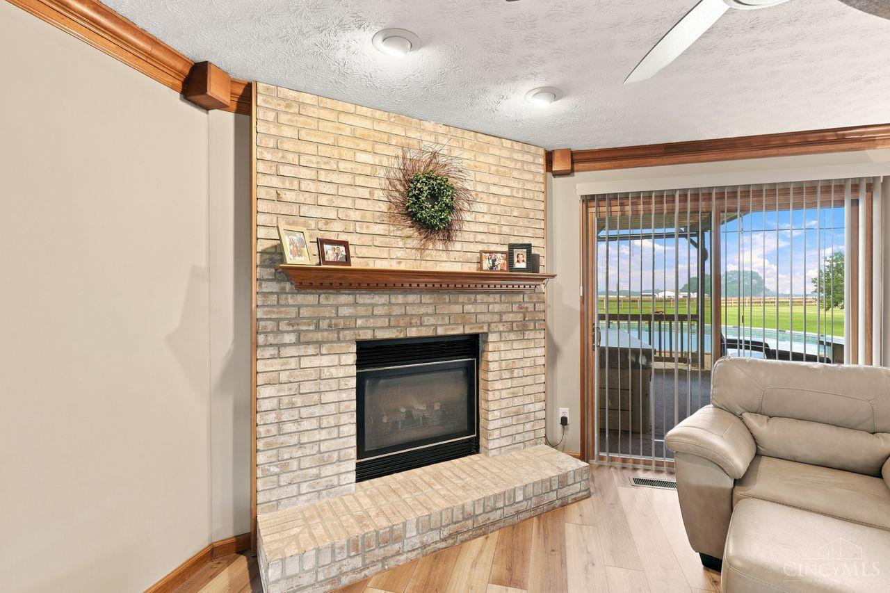 2521 Twin Oaks Drive