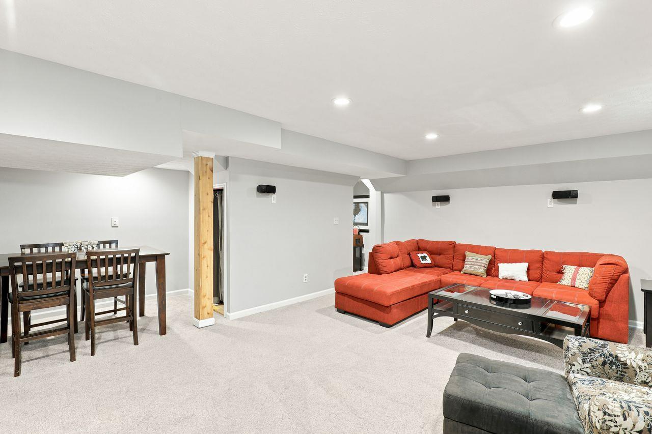 2521 Twin Oaks Drive