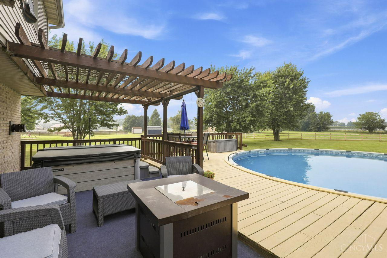 2521 Twin Oaks Drive
