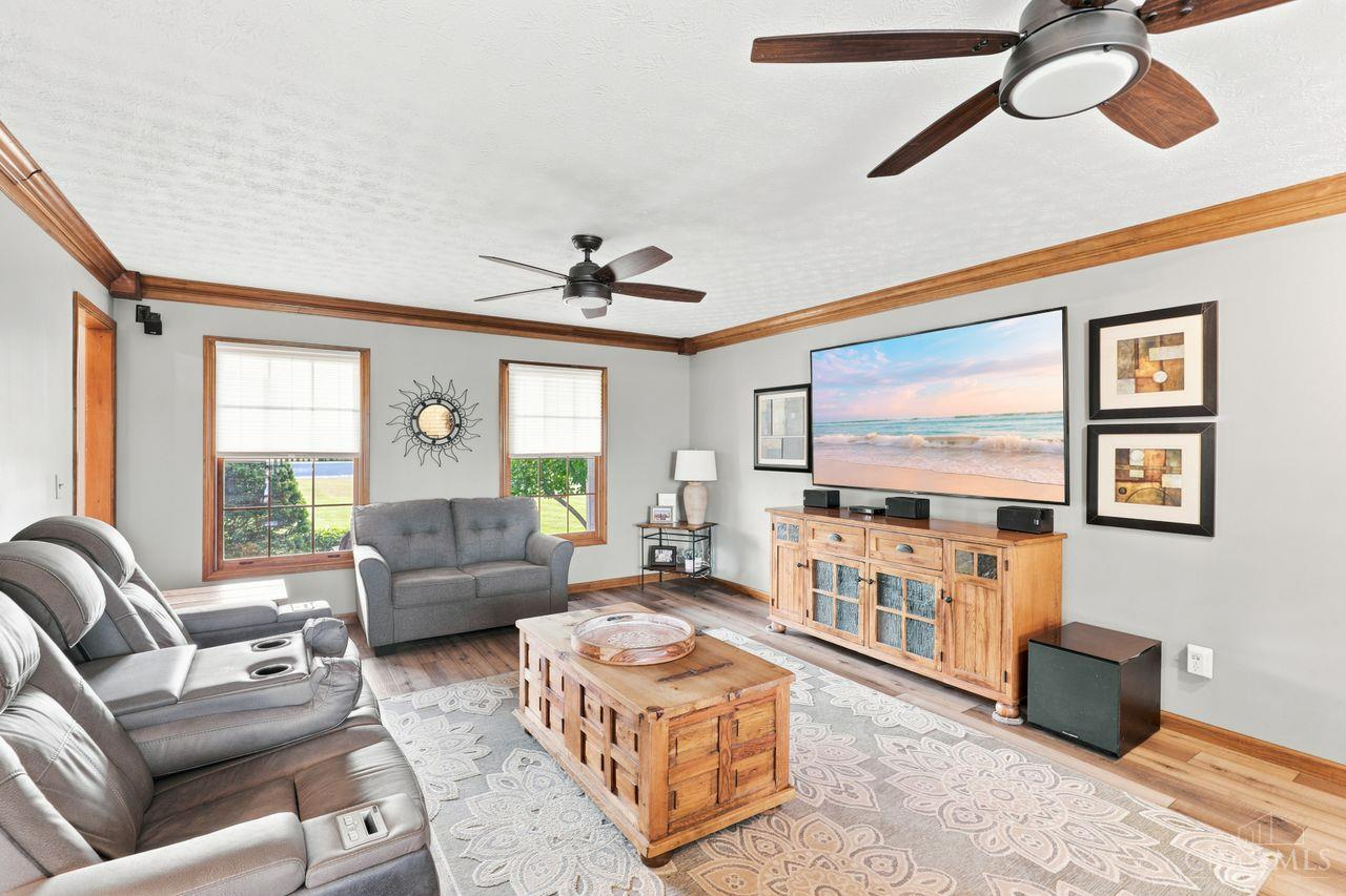 2521 Twin Oaks Drive