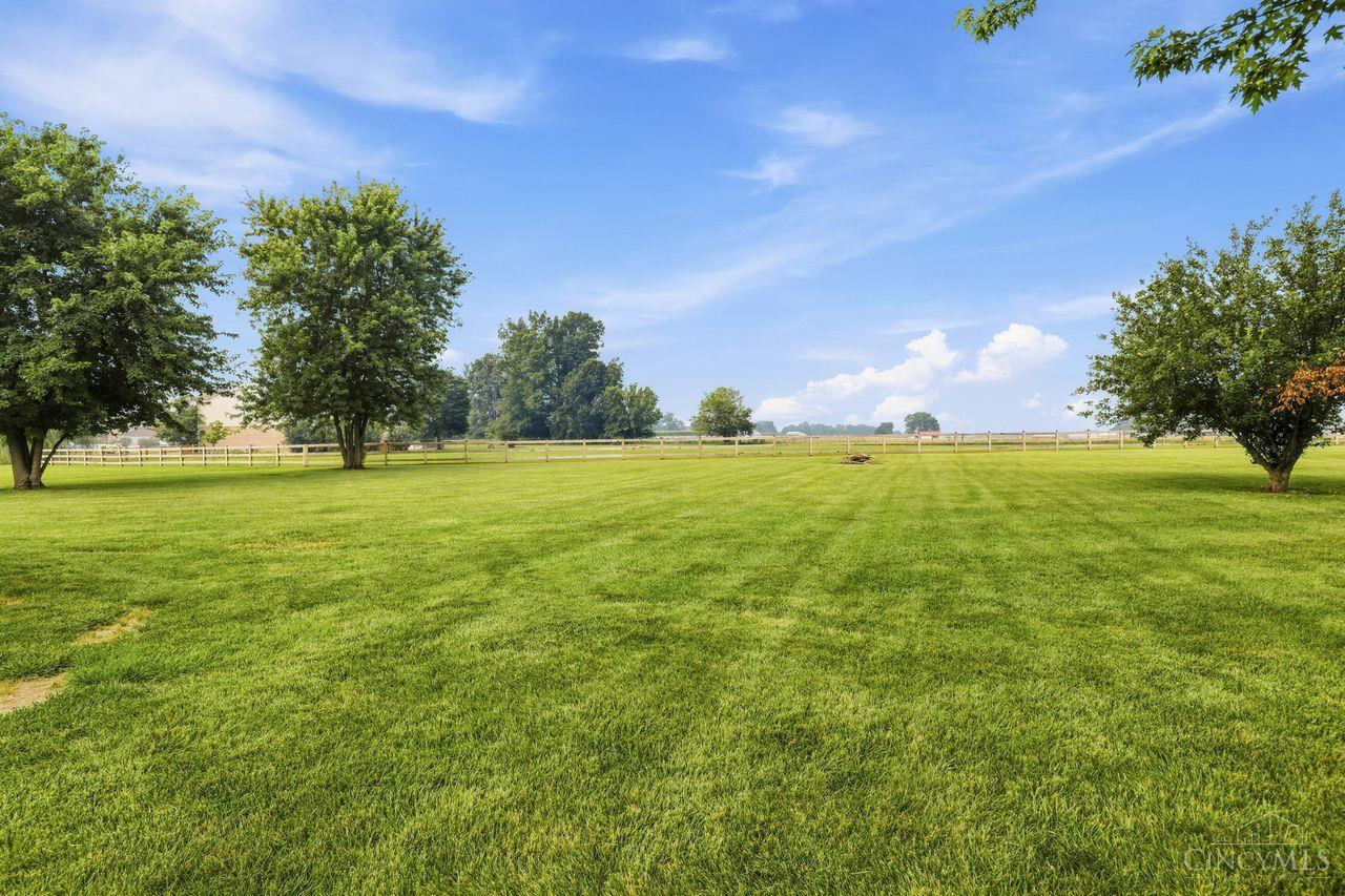 2521 Twin Oaks Drive