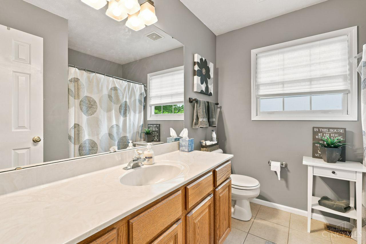 2521 Twin Oaks Drive