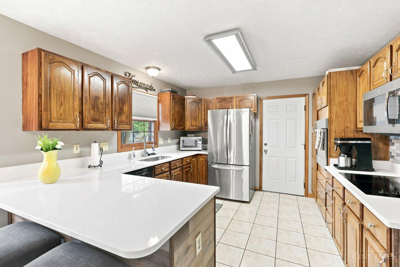 2521 Twin Oaks Drive