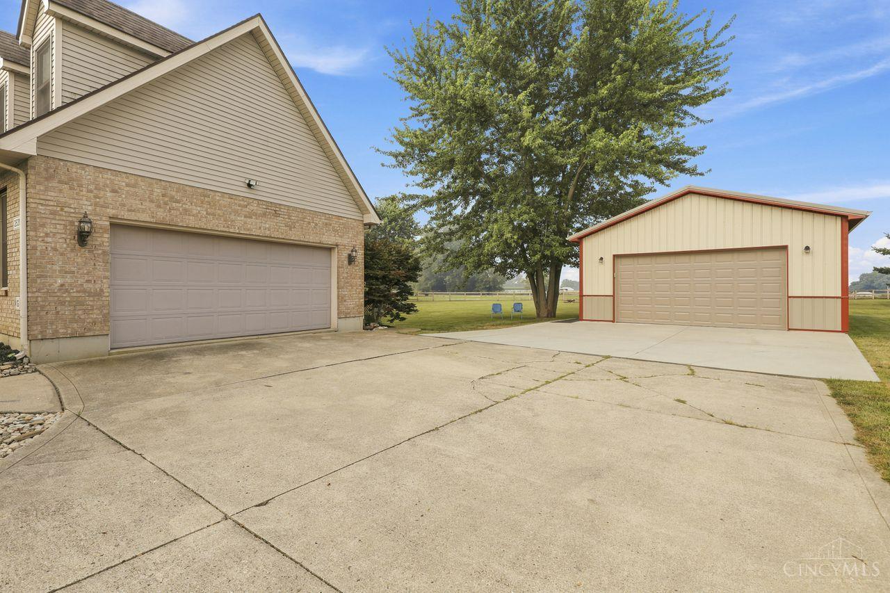 2521 Twin Oaks Drive