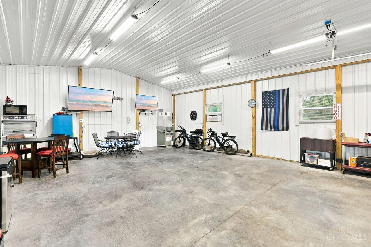 2521 Twin Oaks Drive