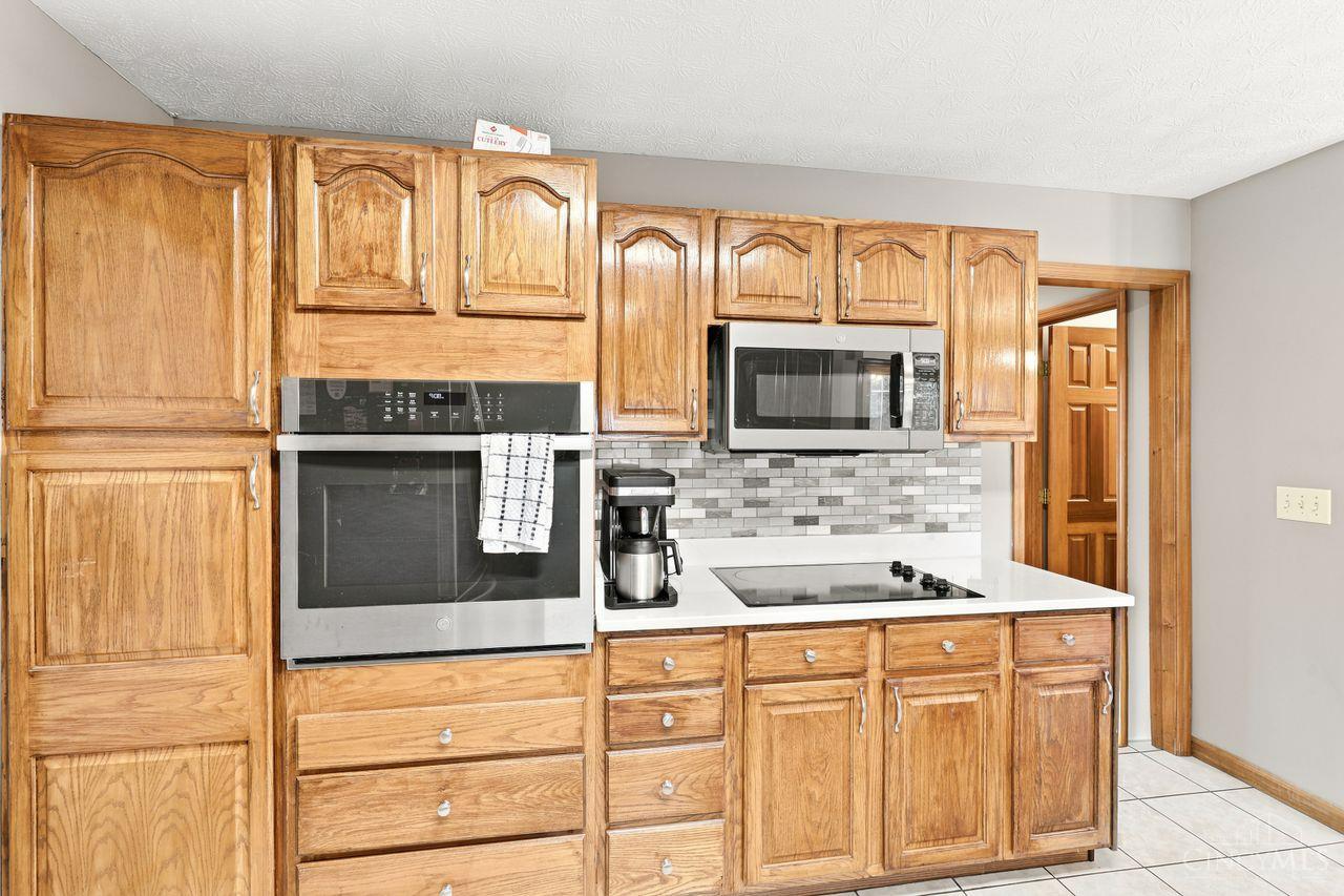 2521 Twin Oaks Drive