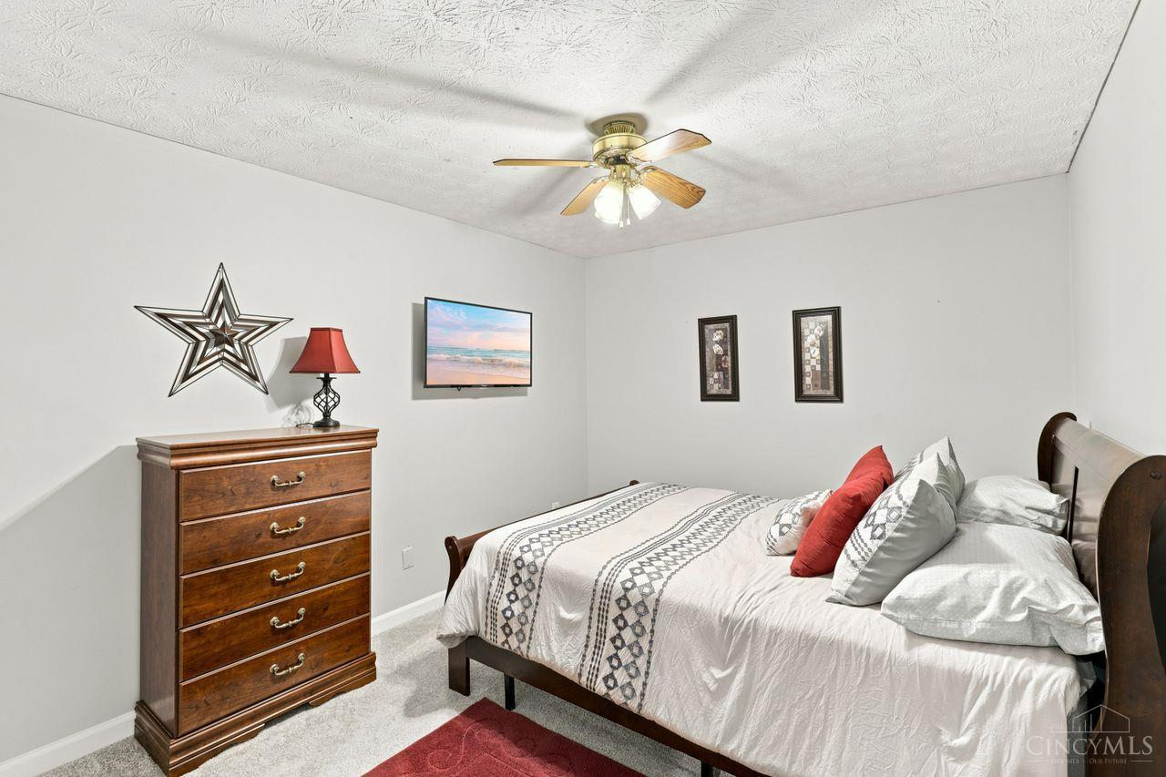 2521 Twin Oaks Drive