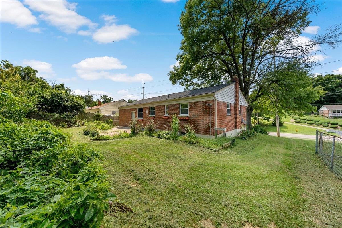 4050 Hutchinson Road