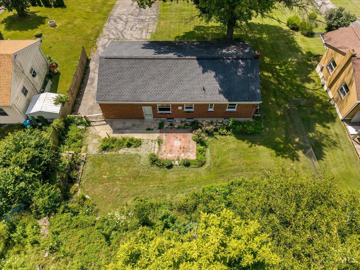 4050 Hutchinson Road