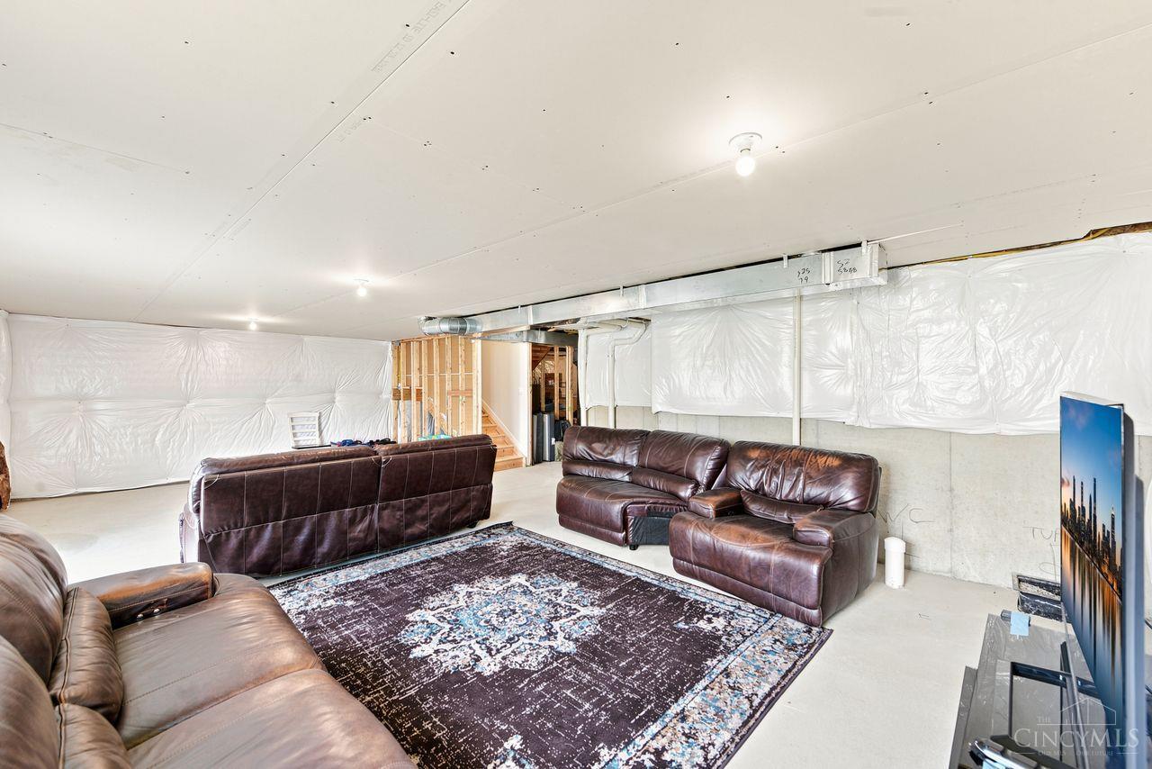 2424 Amelia Court