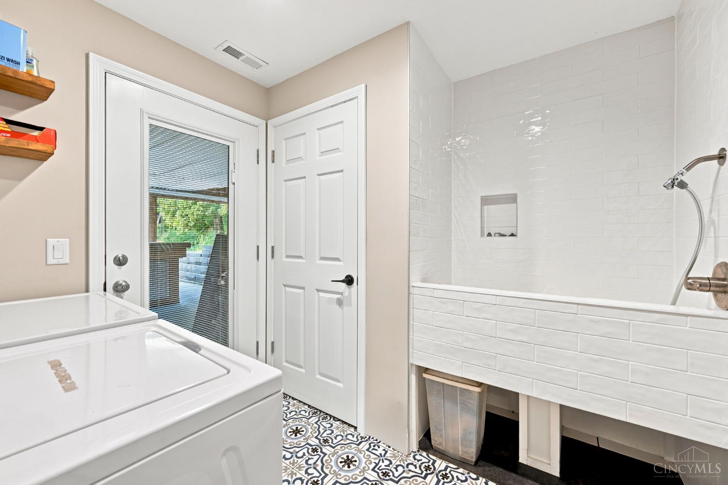 3995 Ridgedale Drive