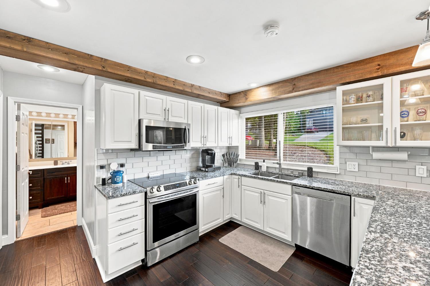 3995 Ridgedale Drive