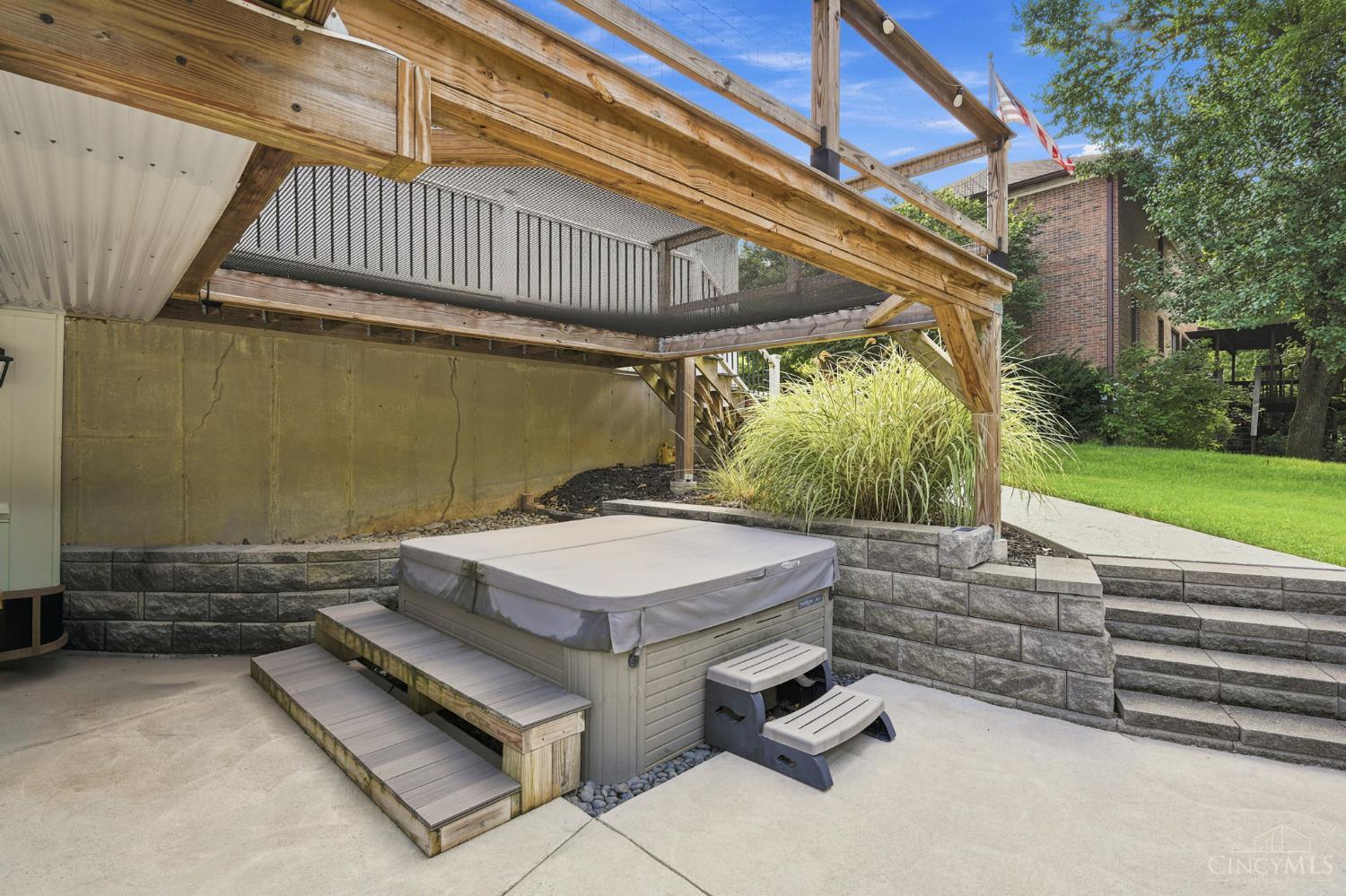 3995 Ridgedale Drive