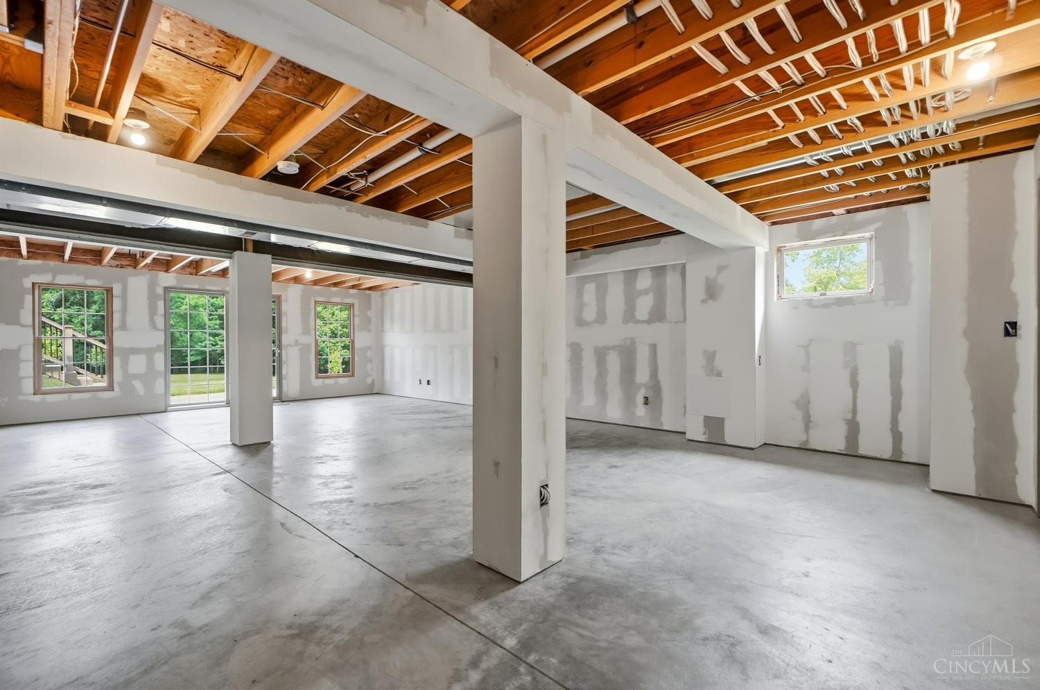 6282 Hamilton Road
