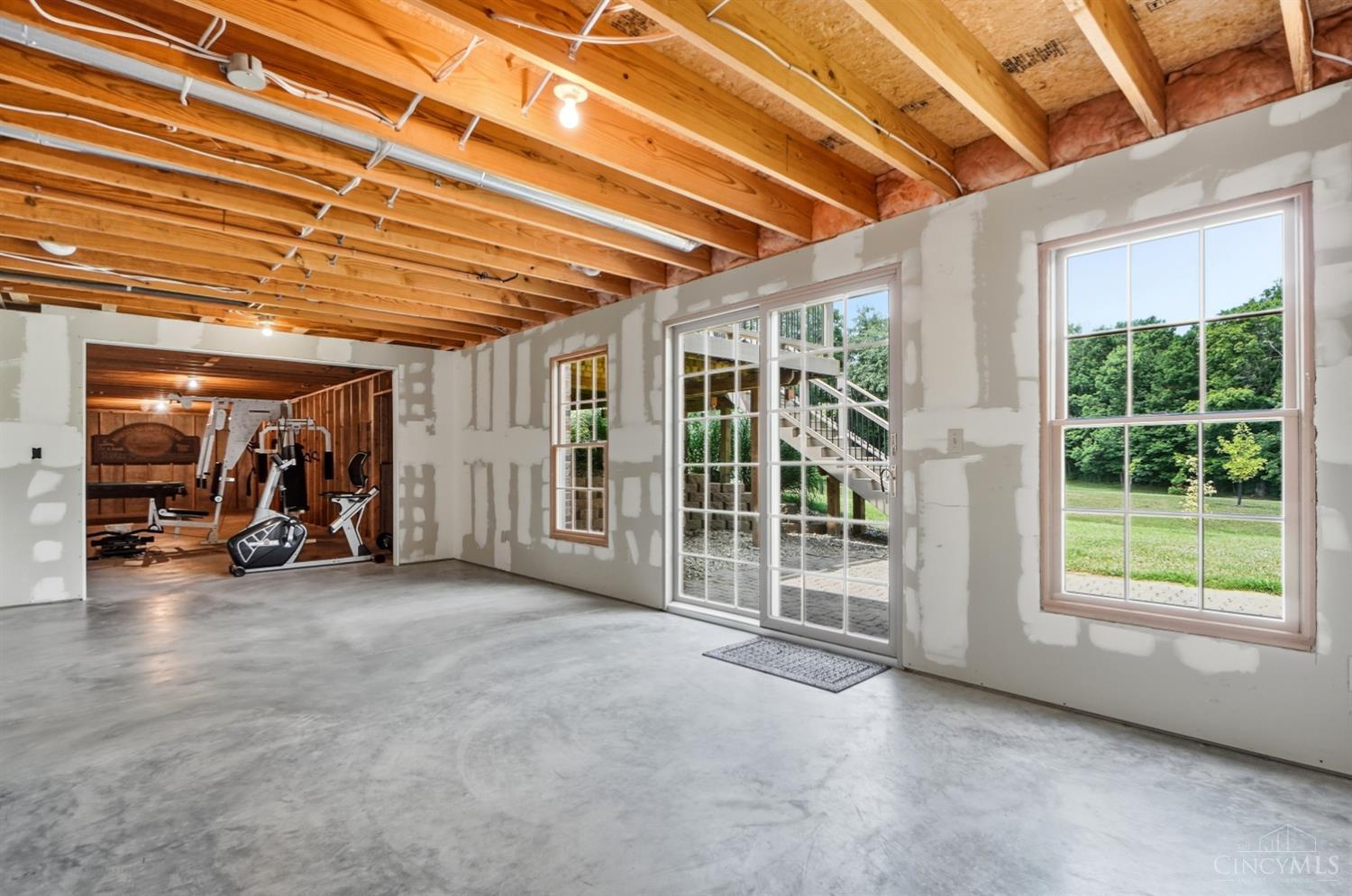 6282 Hamilton Road