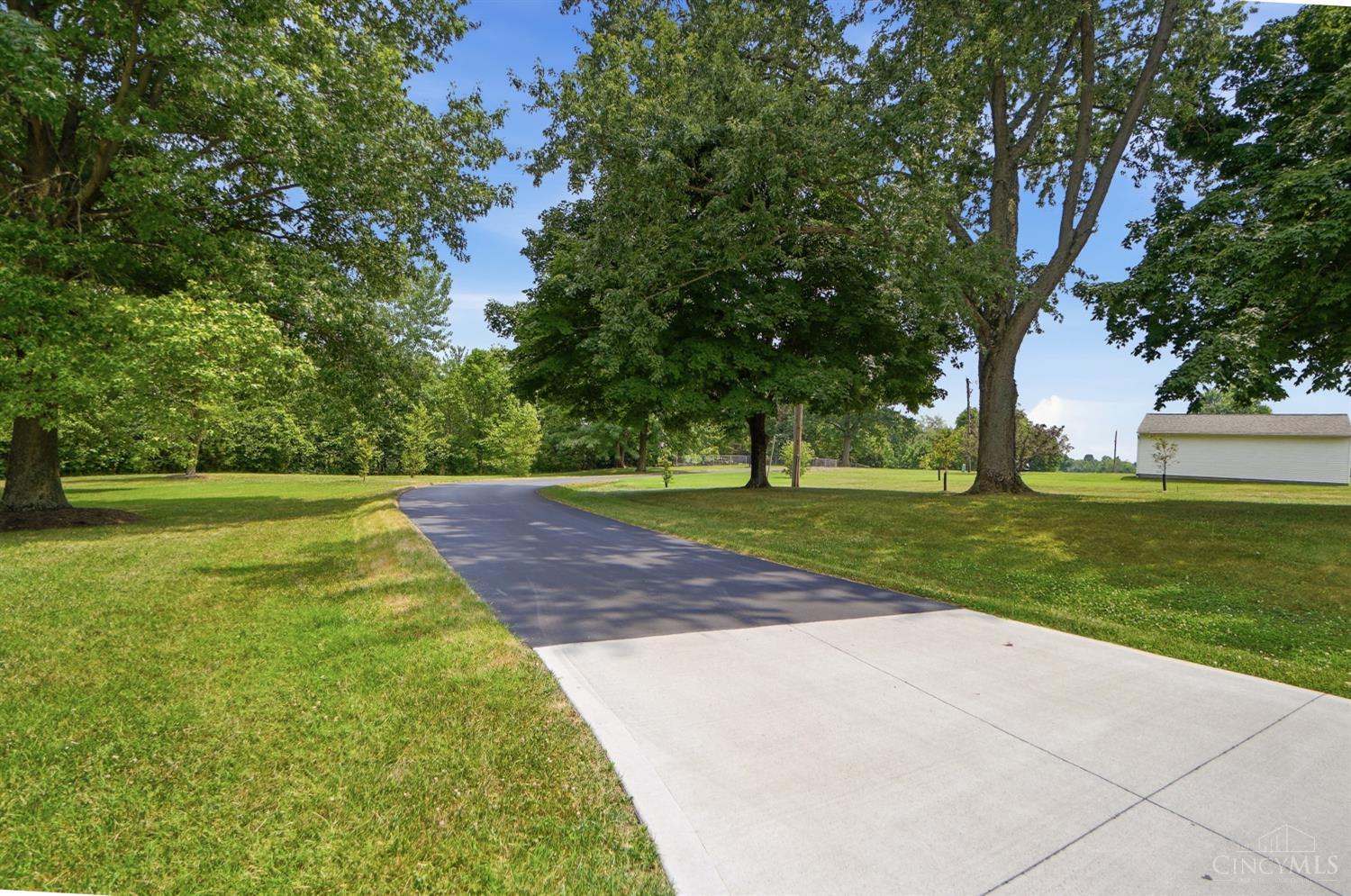 6282 Hamilton Road
