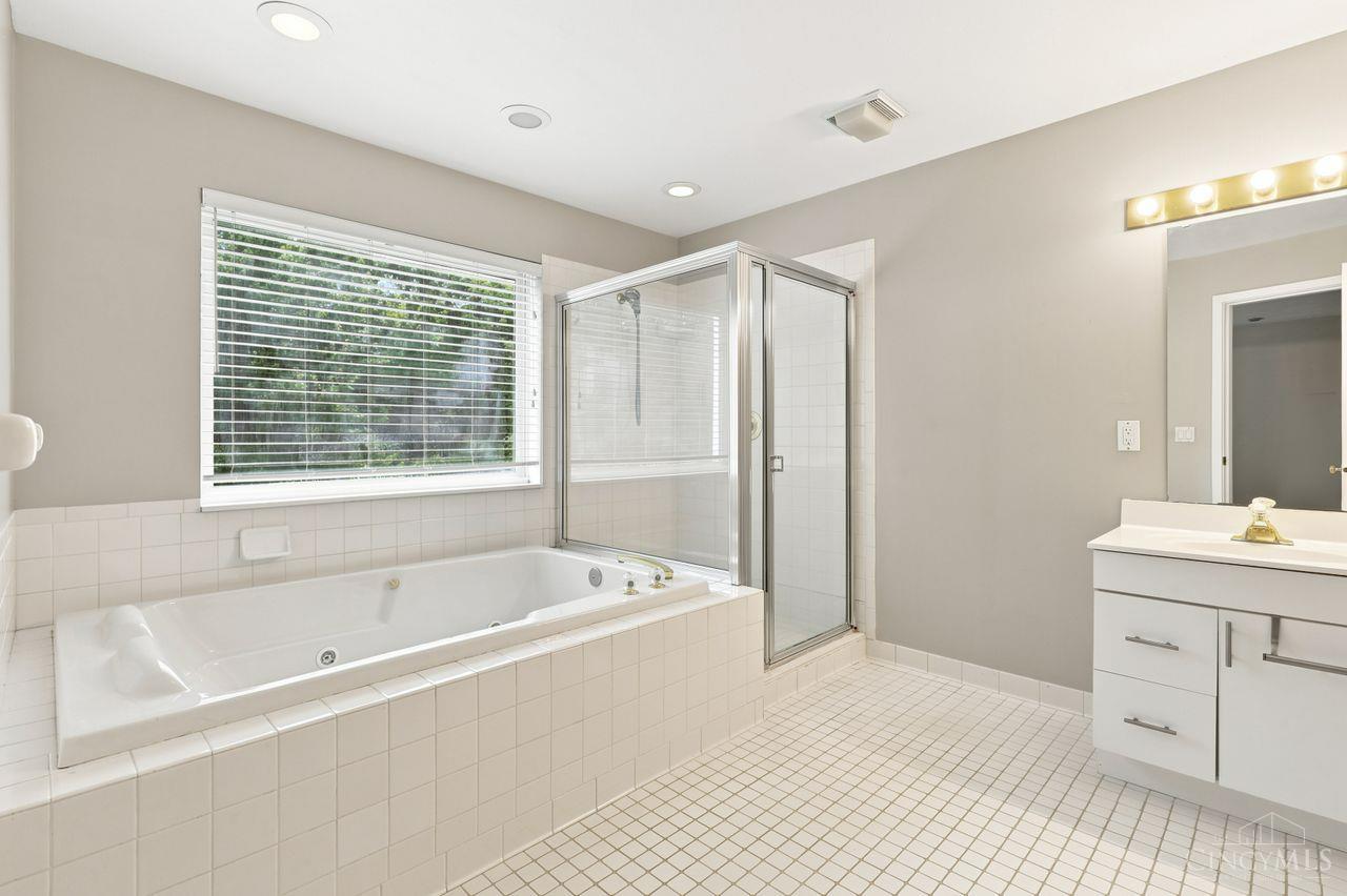 5055 Bristol Court Unit: 216