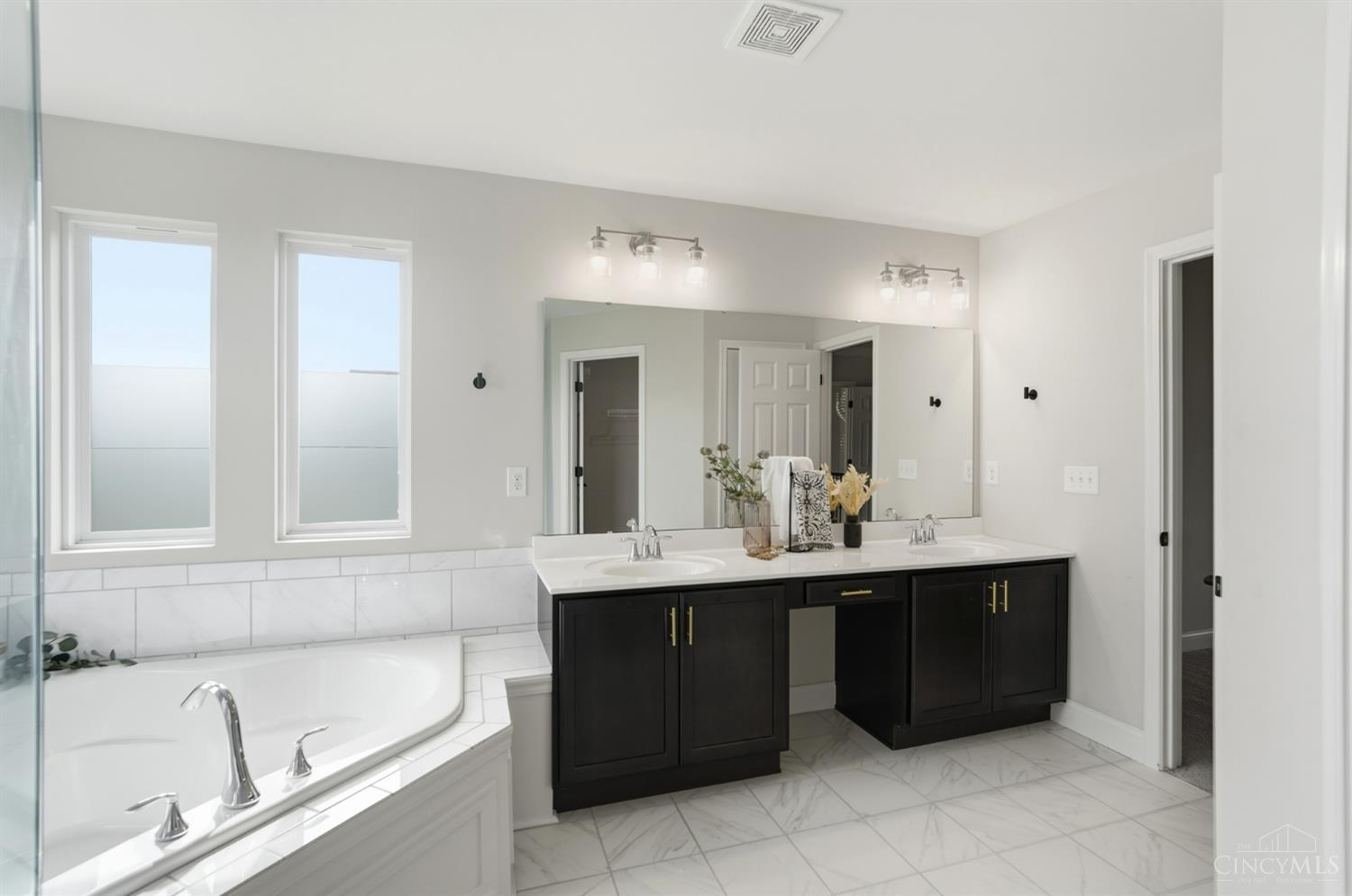 4354 Highland Green Drive