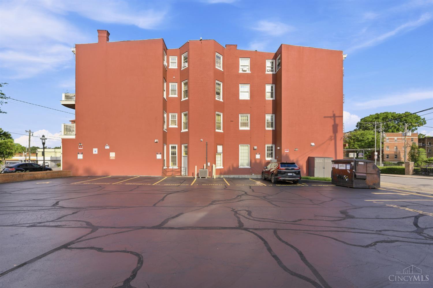 288 Ludlow Avenue