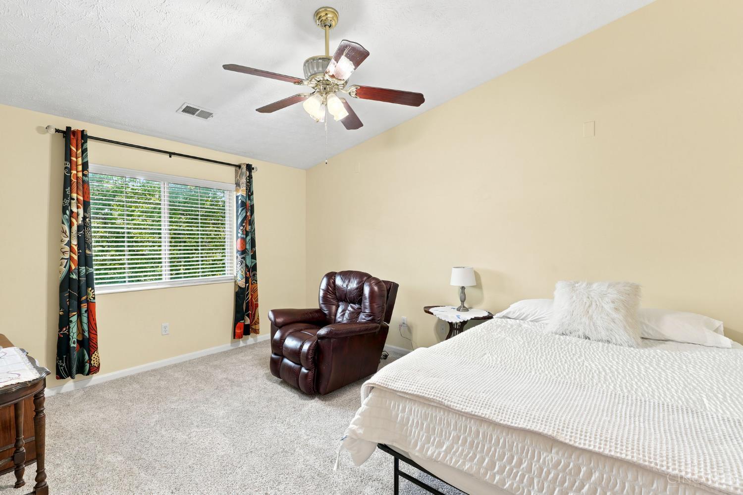 8512 Breezewood Court