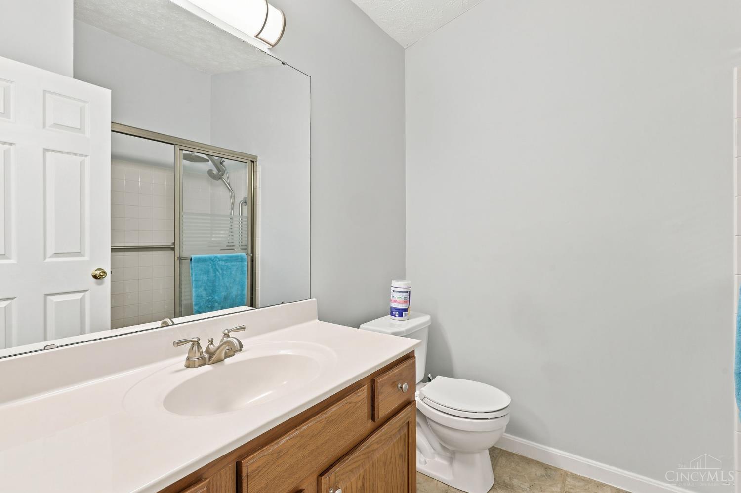 8512 Breezewood Court