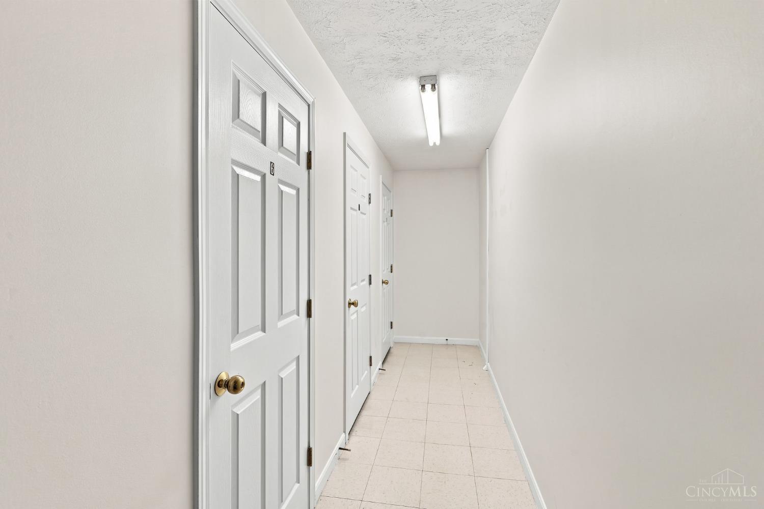 8512 Breezewood Court
