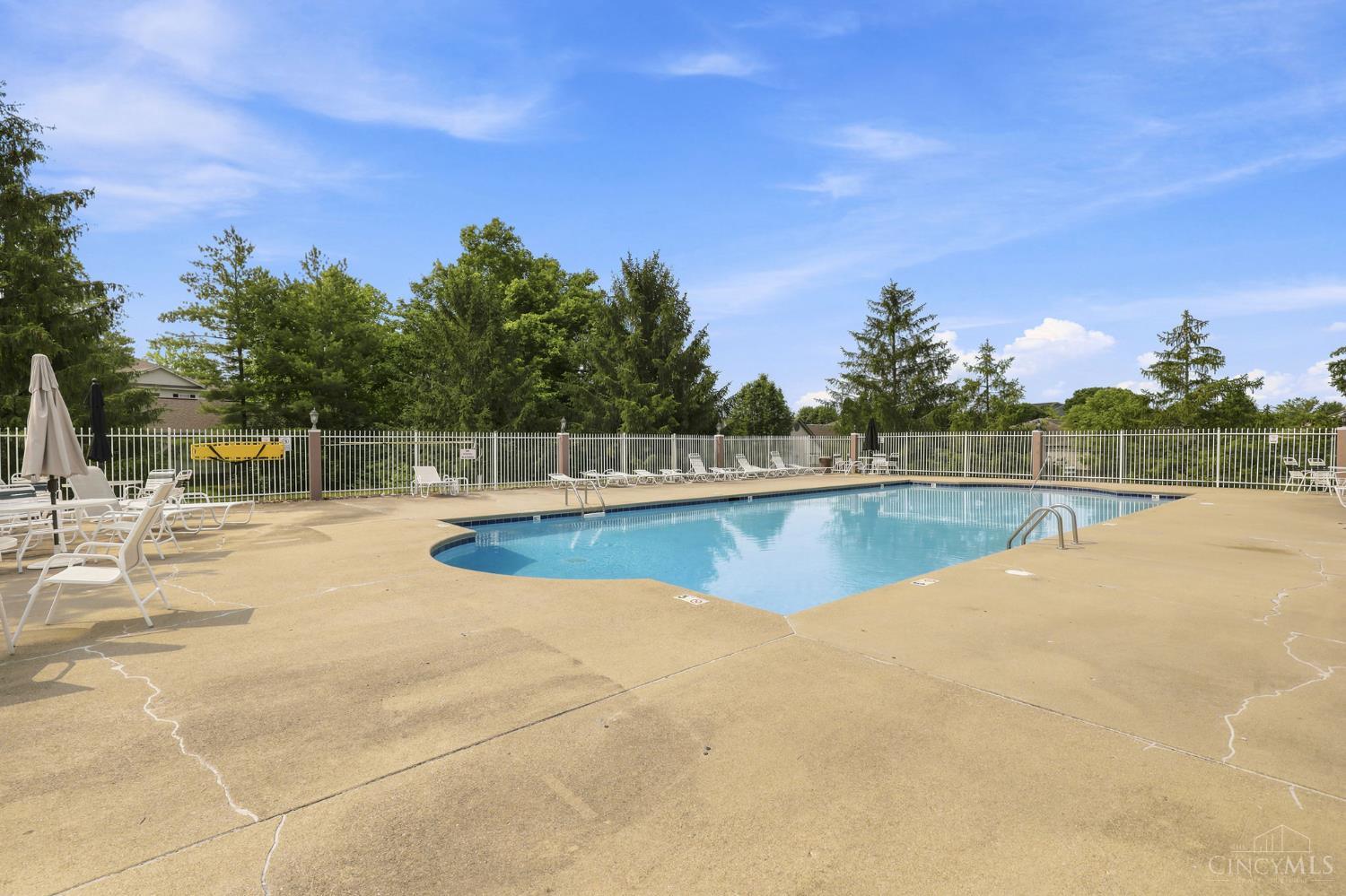 8512 Breezewood Court